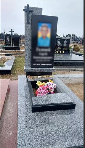 Фото Памятник военному №24