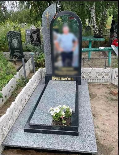 Фото Памятник военному №17