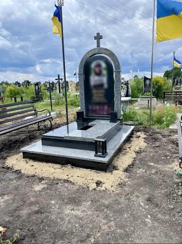 Фото Памятник военному №15